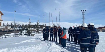 Aras Elektrik’ten zorlu doğa koşullarına karşı çığ eğitimi
