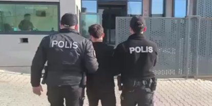 İzmir’de 47 yıl ve 33 yıl hapis cezasıyla aranan iki firari yakalandı