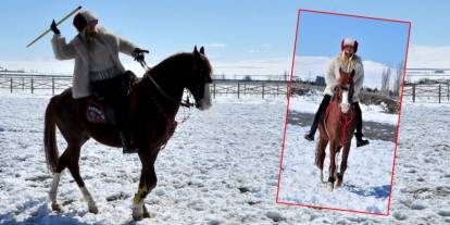 Tuğba Özay Kars’ta Cirit Oynadı