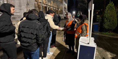 AK Parti İstanbul’dan 39 ilçenin 961 mahallesinde lokum ikramı