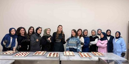 Gençler Güllaç yapımını öğrendi