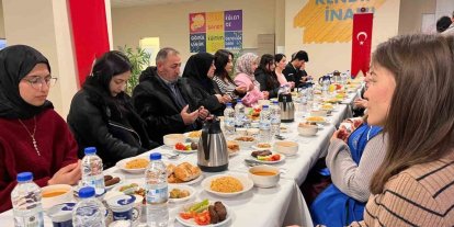 Şehit aileleri ve üniversiteli öğrenciler iftar sofrasında buluştu