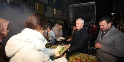 Tahmazoğlu öğrencilerle sahurda buluştu