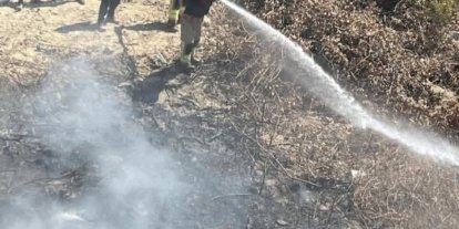 Samandağ’da bahçede çıkan yangın büyümeden söndürüldü
