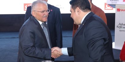 Büyükkılıç, öğrenciler ve siyasi parti temsilcileri ile iftar sofralarında buluştu