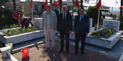 Bayram öncesi şehit mezarlarında çalışmalar yapıldı