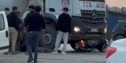 Beton mikseriyle çarpışan motosikletin sürücüsü yaralandı