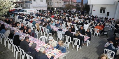 Edremit Belediyesi iftar sofraları Altınoluk’ta kuruldu