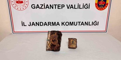 Gaziantep’te altın yazmalı 2 kitap ele geçirildi: 1 gözaltı