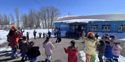 ’Merkez Her Yerde’ projesi kapsamında köy okulunda etkinlik düzenlendi