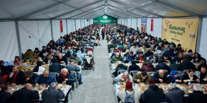 Samsun’da her gün 15 bin kişilik iftar sofrası kuruluyor