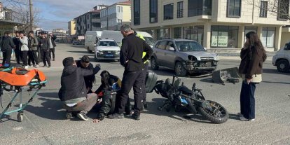 Tekirdağ’da otomobil ile motosikletin kaza anı kamerada