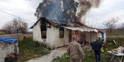 Kırıkhan’da müstakil ev alevlere teslim oldu