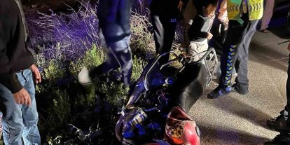 Otomobil ile motosiklet çarpıştı:2 yaralı