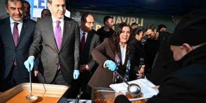 Başkan Çerçioğlu, Bakan Bayraktar ile birlikte iftarda vatandaşlarla bir araya geldi