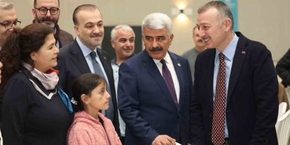 Büyükakın’dan sağlıkçılara: "Siz sadece meslek değil insanlık görevi yapıyorsunuz"