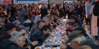 Kuşadası, Başkan Günel için tek yürek oldu