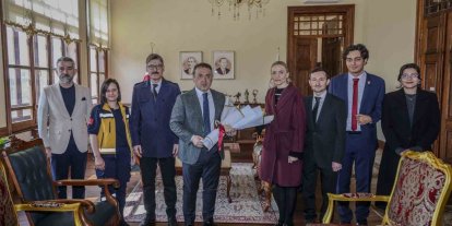 Vali Sözer, 14 Mart Tıp Bayramı dolayısıyla sağlık çalışanlarını kabul etti