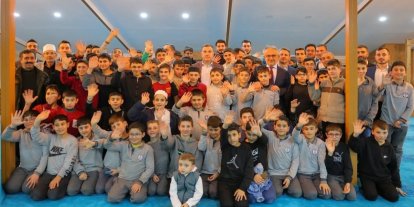 Vali Eldivan hafız adaylarıyla iftarda buluştu