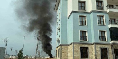 Deprem konutları yakınında yakılan ateş paniğe neden oldu