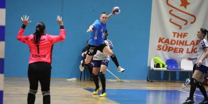 Denizin kızları nefes kesen maçta Üsküdar’ı devirdi