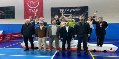 Eskişehir’de sağlık çalışanlarının masa tenisi heyecanı