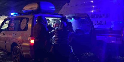 Ağrı’da rahatsızlanan hasta arazi tipi ambulansla hastaneye kaldırıldı