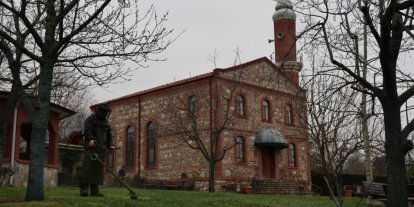 Kartepe’de bayram öncesi camilerde temizlik çalışması yapıldı