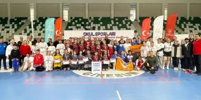 İşitme Engelliler Badminton Türkiye Şampiyonası’nda Eskişehir’den büyük başarı