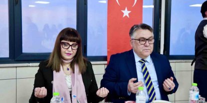 Rektör Özölçer, koruyucu aile ve huzurevi sakinleriyle iftar sofrasında bir araya geldi