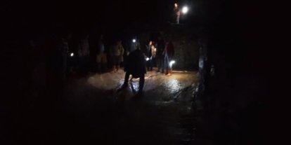 Mardin’de yoğun yağış sonrası köyü su bastı, muhtar ve vatandaşlar müdahale etti