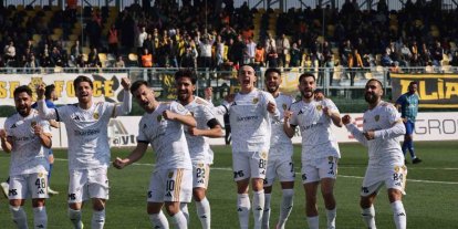 Aliağa FK, zirveye oynuyor