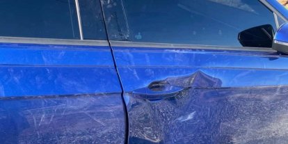 Park halindeki araca çarpıp kaçtı