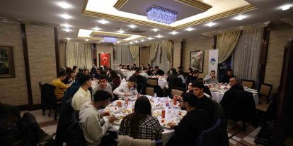 Sakarya’da protokol ve sağlık camiası iftarda buluştu