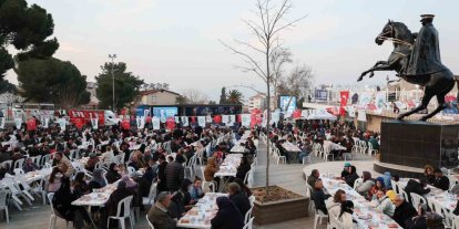 Alaşehir’de yüzlerce kişi iftarda buluştu