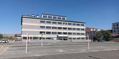 Kars’ta dört yeni okulun yapımı için imzalar atıldı.