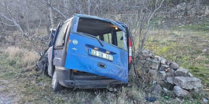 Hurdaya dönen araçlarda 1 kişi öldü, bir kişi yaralandı