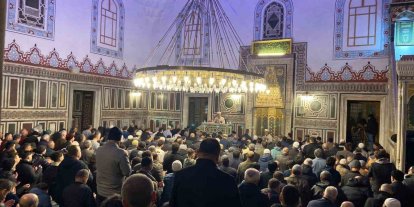 Kocaeli’de Kadir Gecesi camilerde dualarla idrak edildi