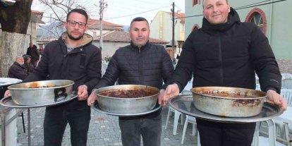 Balıkesir’de geleneksel köy iftarı yüzlerce vatandaşı buluşturdu
