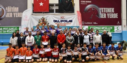 Badminton Yıldızlar Grup Müsabakaları sona erdi