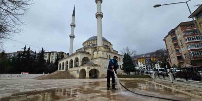 Battalgazi’de bayram öncesi cami ve mezarlıklar temizleniyor