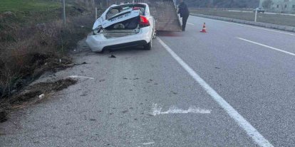 Çorum’da otomobil dereye devrildi: 4 yaralı