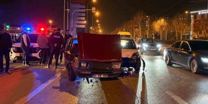 Kayseri’de otomobiller çarpıştı: 1 yaralı