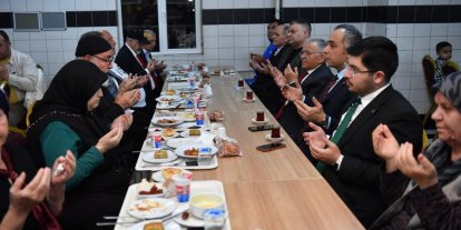 Başkan Büyükkılıç, Cumhurbaşkanı ile bayramlaştı, ’iftara 5 kala’ programına ve huzurevi gönül sofrasına katıldı