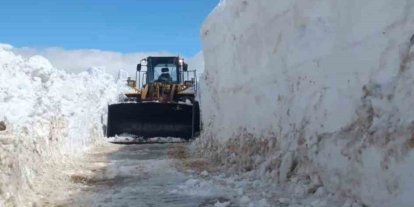 Hizan’da çığ ve kar engeli