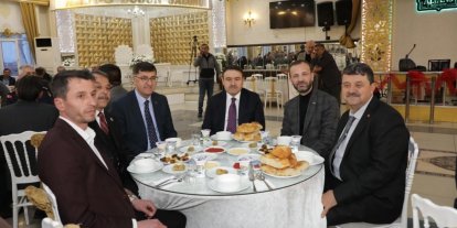 Vali Musa Işın ve il protokol üyeleri muhtarlarla iftarda buluştu