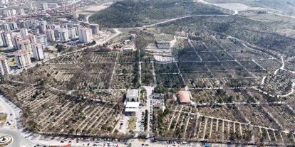 Büyükşehir, kabristanları bayram ziyaretine hazırladı
