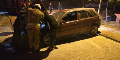 İskenderun’da otomobiL yangını