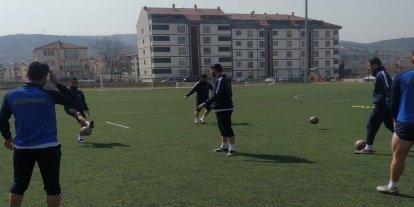 Söğütsporlu futbolcular son antrenman sonrası bayram iznine çıktı