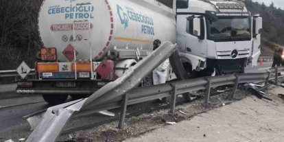Mazot yüklü tanker kontrolden çıkarak karşı şeride geçti